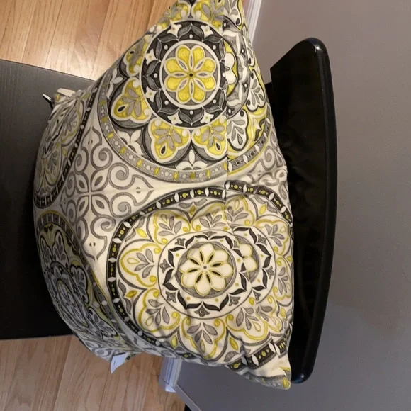 Beautiful Accent Pillow in EUC π Pretty Colors of Yellow, Gray, Black & β¦ - Picture 7 of 11